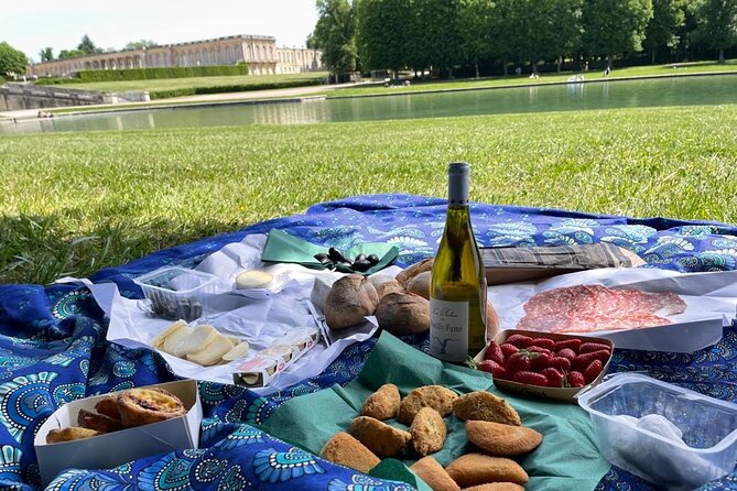 Versailles Full-Day Electric Bike Tour : Market, Picnic & Palace - Visits to Marie-Antoinette’s Hamlet and the Petit Trianon