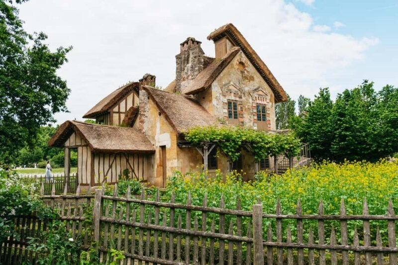 Versailles: Full Tour: Palace, Gardens & Queens Estate - Explore Versailles in Style with a Full-Day Guided Tour