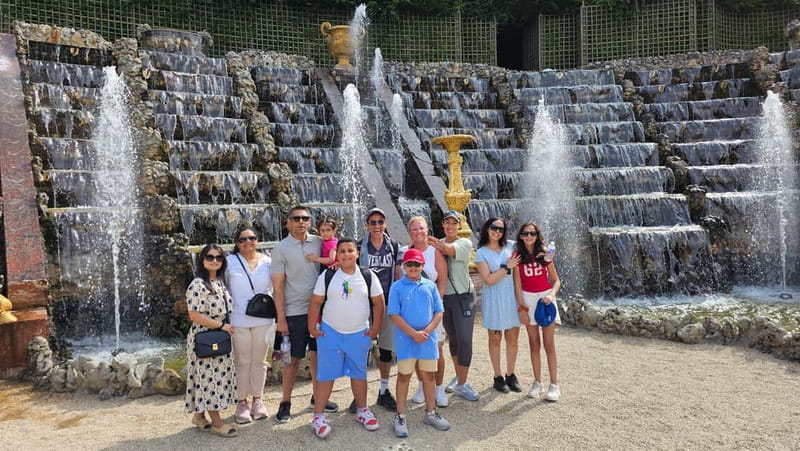 Versailles: Golfcarts & Bikes Guided Tour, Hamlet+Fountains - Logistics and Duration