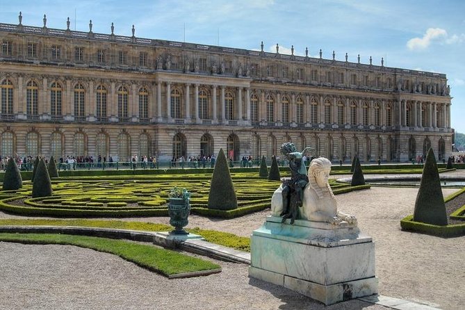 Versailles Guided Tour and Priority Access with Hotel* Pickup - Practical Logistics: Meeting Points, Group Sizes, and Timing
