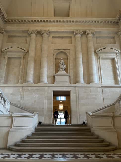 Versailles: Guided tour of the Palace of Versailles in a small group - Key Points