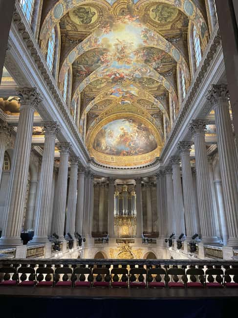 Versailles: Guided tour of the Palace of Versailles in a small group - Priority Access and Skip-the-Line Convenience
