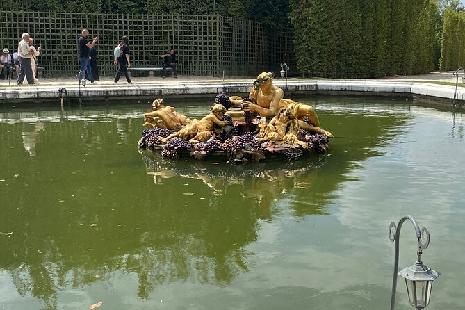 Versailles Guided Tour Small Group 10 to 18 people - Accessibility, Restrictions, and Photo Policy