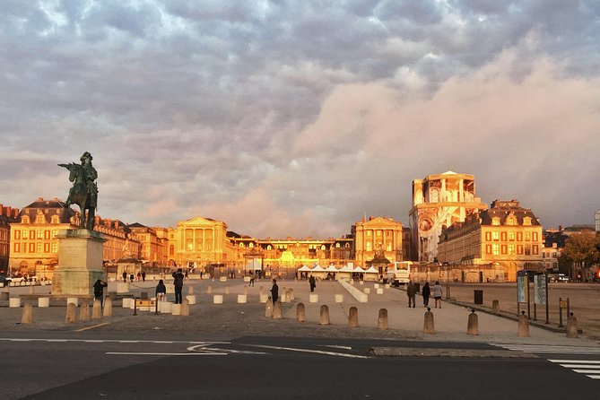 Versailles Palace and Gardens Tour by Train from Paris with Skip-the-Line - Discovering the Hall of Mirrors