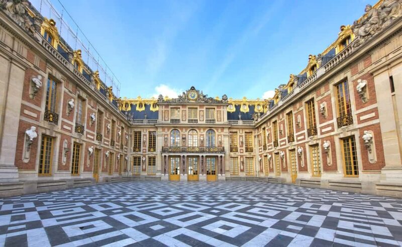 Versailles Palace and Giverny Private guided tour from Paris - Strolling Through the Versailles Gardens