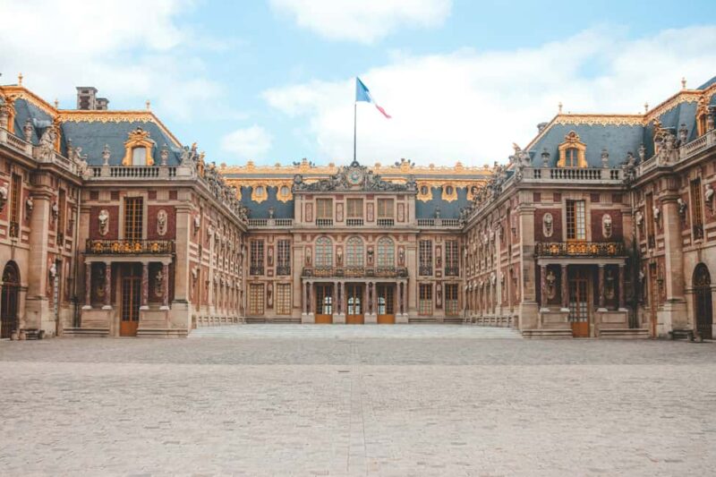 Versailles: Palace and Marie Antoinette's Hamlet Guided Tour - Fully Guided Tour of Versailles Palace and Gardens