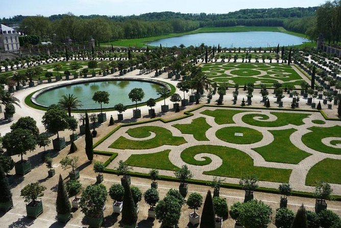 Versailles Palace and Trianon Guided Day Tour from Paris - The Trianons and Marie Antoinette’s Queen’s Hamlet