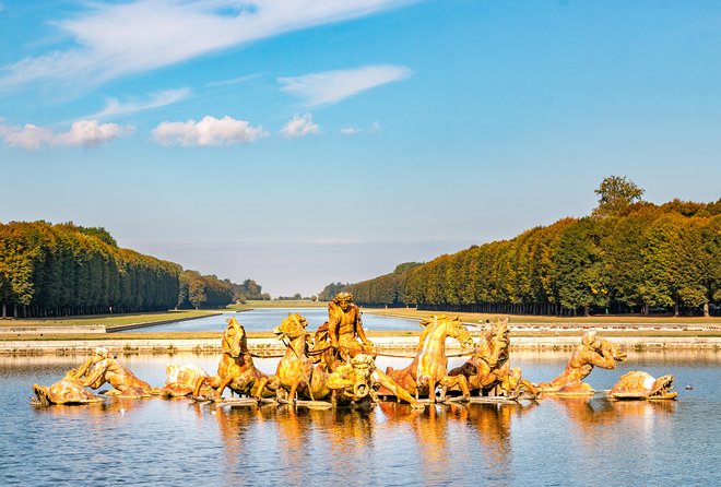Versailles Palace and Trianon Guided Day Tour from Paris - The Special Fountain Show Program