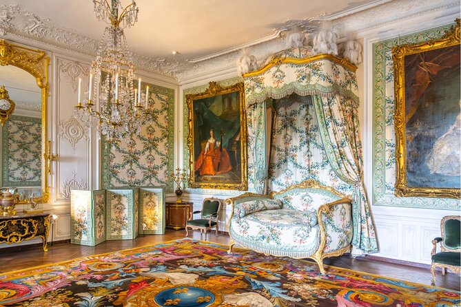 Versailles Palace, Gardens & Estate Priority Entrance Audio Tour - Navigating the Entrance and Security Line