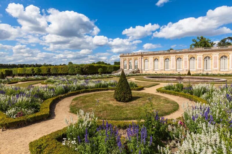 Versailles Palace, Gardens, Trianon Estate Fast-Track Tour - The Guides Expertise and Tour Atmosphere
