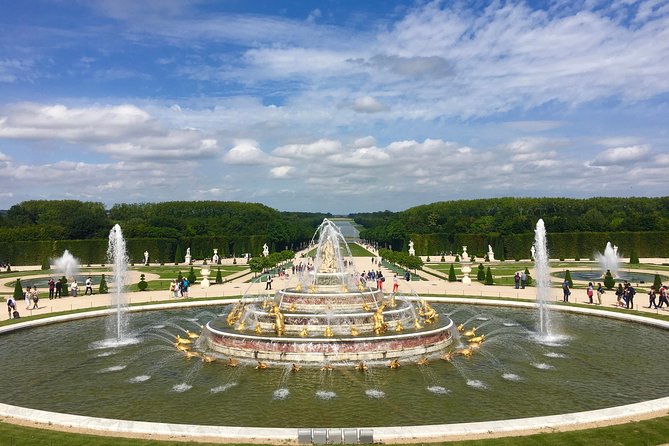Versailles Palace & Giverny Private Tour with Lunch&Hotel Pick-up - The Included Gourmet Lunch and Wine Experience