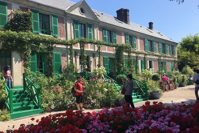 Versailles Palace & Giverny Private Tour with Lunch&Hotel Pick-up - Considerations for Potential Guests