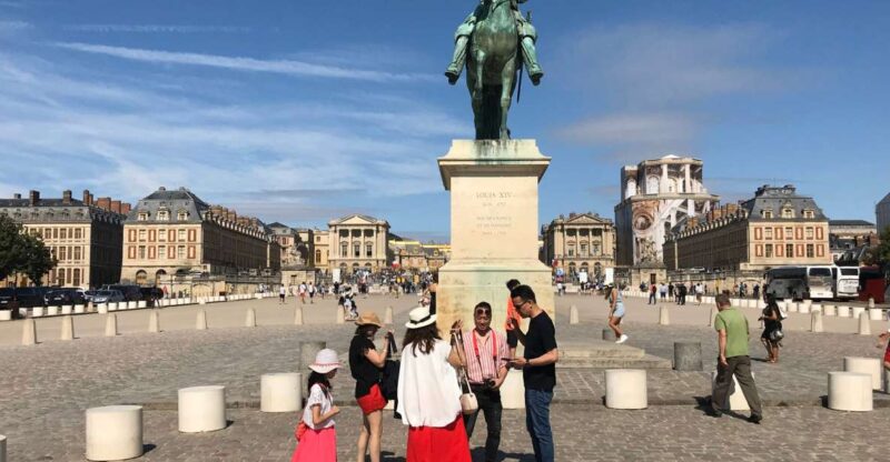 Versailles: Palace Guided Tour with Skip-the-Line Ticket - Accessing the Palace with Skip-the-Line Entry