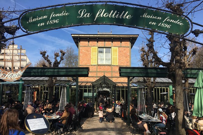 Versailles Palace & Marie-Antoinette's Estate Private Guided Tour with Lunch - Skip-the-Line Access and Full Estate Exploration