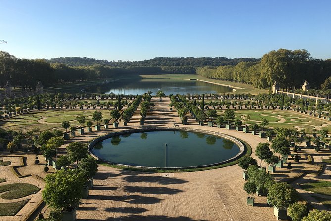 Versailles Palace Private Tailored Guided Tour With Hotel Pickup - Exploring the Gardens of Versailles
