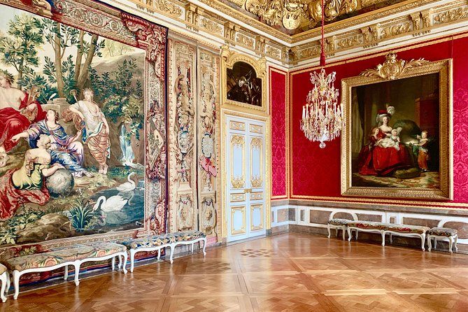 Versailles Palace Private Tailored Guided Tour With Hotel Pickup - The Guide’s Expertise and Personalization