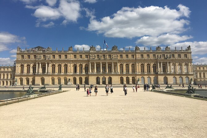Versailles Palace Private Tailored Guided Tour With Hotel Pickup - Accessibility and Comfort for All Visitors