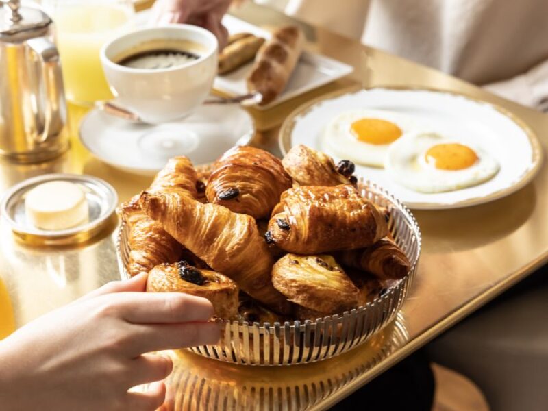 Versailles Palace Skip-the-Line Entrance and Breakfast - Meeting Point: Convenient and Clear Directions