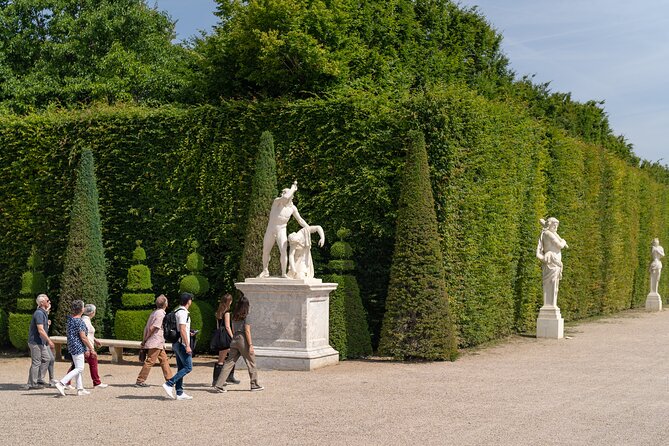 Versailles Palace Skip the line Guided Full Day or Half Day Tour - Practical Details: Meeting Point and Group Size