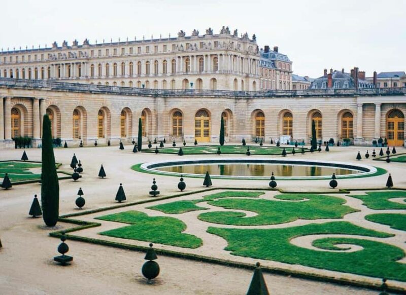 Versailles: Palace Tour With Private Transfers & Audio Guide - Discovering the Palace of Versailles with a Multilingual Audio Guide