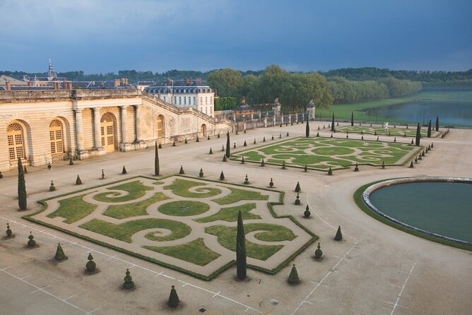 Versailles Palace with Audio Guide - Access to the Palace Park and Temporary Exhibitions