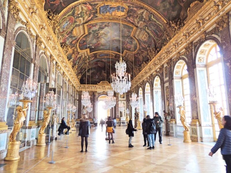 Versailles: Skip-the-Line Guided Palace Tour and Full Access - Accessibility and Group Size Considerations