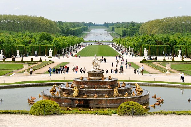 Versailles Timed Entrance Ticket and Giverny Small Group Day Trip from Paris - Strolling Through Versailles’ French Gardens