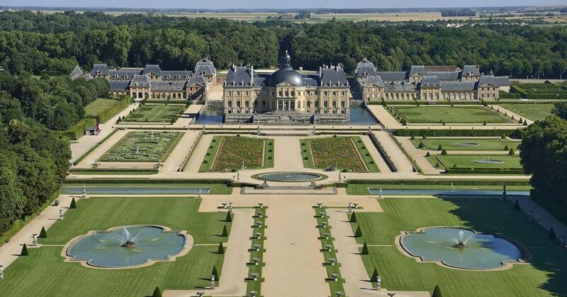 Versailles & Vaux le Vicomte Castles & Barbizon VIP 8hrs - Convenience and Personalization with Chauffeur Service