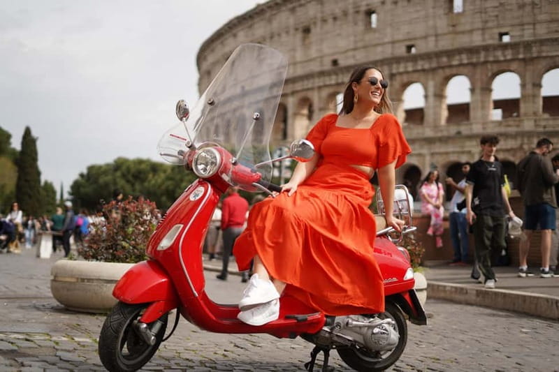 Vespa city tour in Rome with two different routes - Key Points