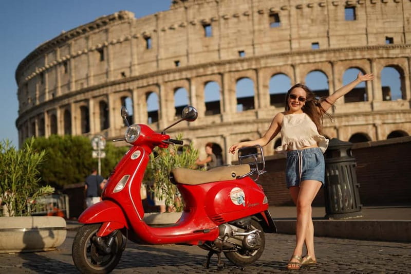 Vespa city tour in Rome with two different routes - The Experience of the Guides and Tour Atmosphere