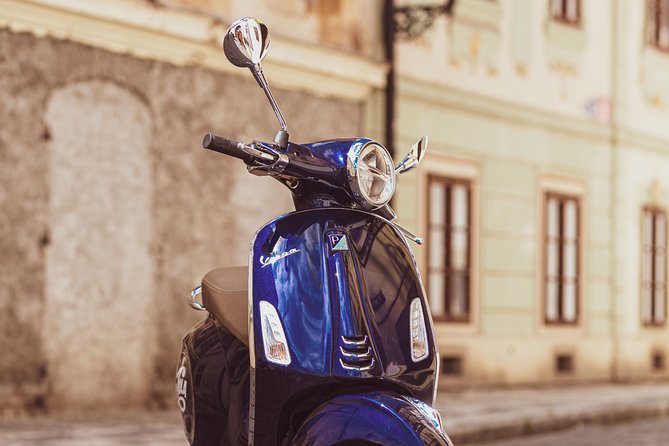 Vespa Rental Prague City Center - Key Points