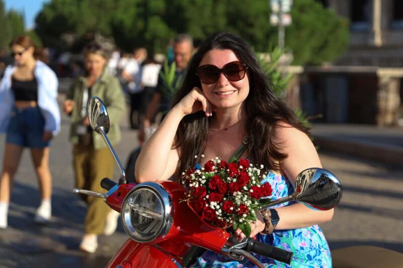 Vespa Rome Photography Tour by Local - Guides and Multilingual Support