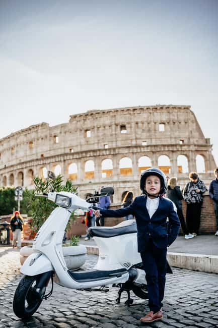 Vespa Scooter Tour "Rome as a Local" - Riding Along the Tiber River and Fontana di Acqua Paola