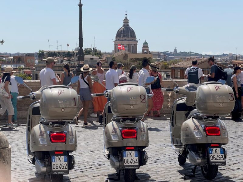 Vespa Sidecar Tour: Highlights of Rome - Passing by Piazza Venezia and the Altar of the Fatherland
