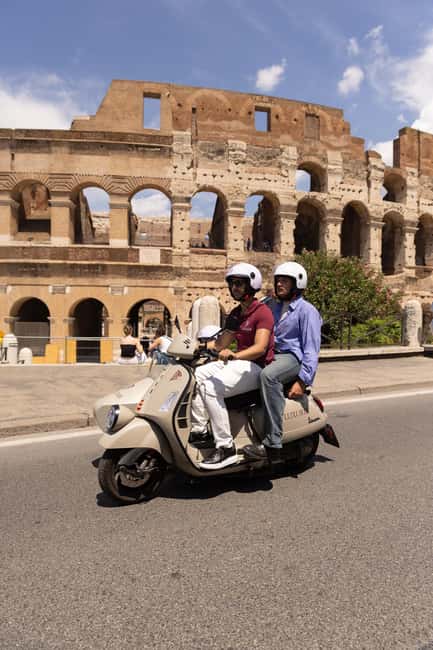 Vespa Sidecar Tour: Highlights of Rome - Marveling at the Colosseum’s Exterior