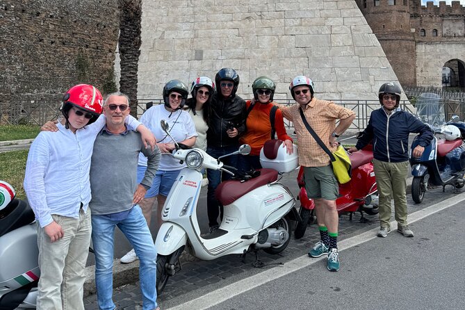 Vespa Tour Rome- Experience like a Roman - Exploring Rome on a Vespa: An Exciting Spin through the Eternal City