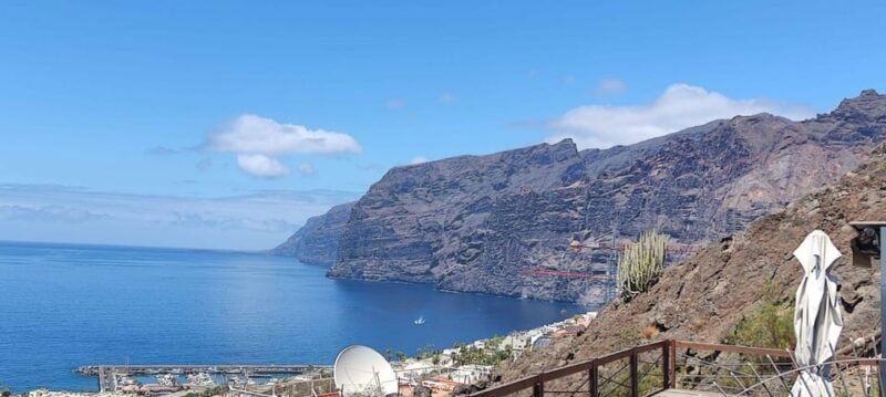 VESPA TOUR TENERIFE+BOAT TOUR CLIFFS OF THE GIANTS+BATH +LUNCH - Lunch at a Traditional Canarian Restaurant