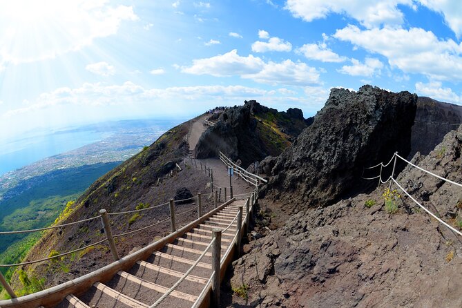 Vesuvius tour entrance to the crater and return bus - A Fully Guided Visit to Vesuvius Crater