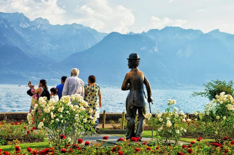 Vevey: Express Walk with a Local in 60 minutes - Personalized Recommendations for Local Cuisine and Drinks