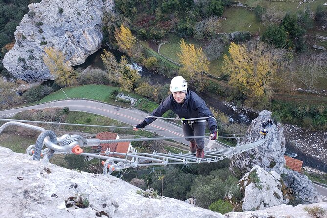Via ferrata Stairway to heaven in La Hermida - Logistics, Group Size, and Accessibility