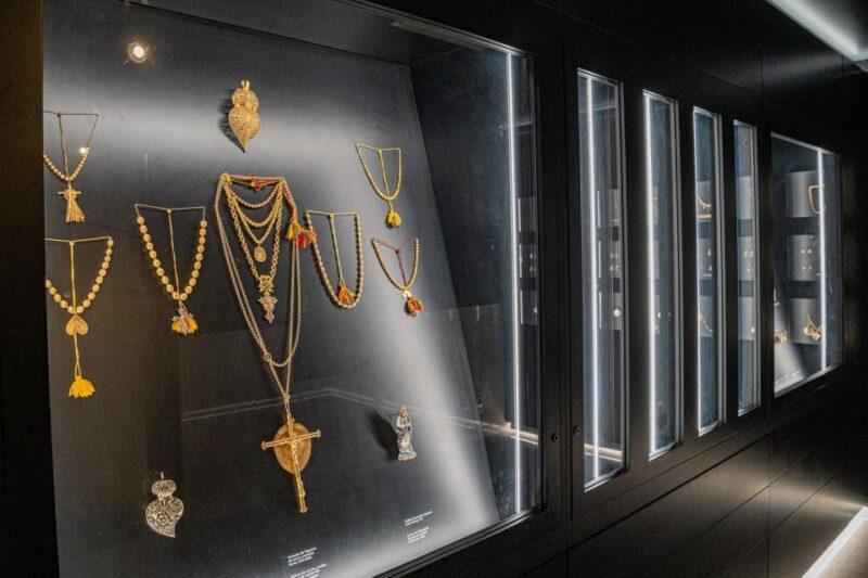 Viana do Castelo Costume Museum - Extensive Costume Collections from Viana do Castelo