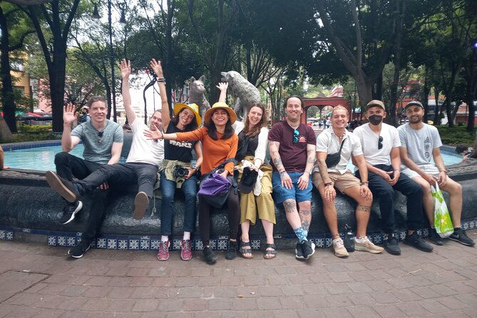 Vibrant Coyoacán Art Tour with Flavorful Mexican Fruit Tasting! - Experiencing the Heart of Coyoacán at Fuente de los Coyotes