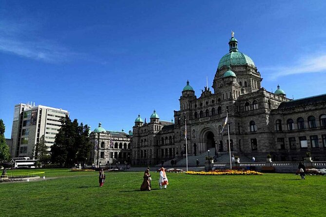Victoria 1-Day Tour From Vancouver - Visiting Mile Zero at Beacon Hill Park