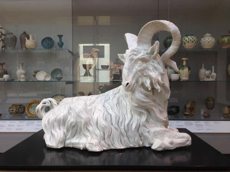 Victoria and Albert Museum London Private Guided Tour 3 hour - Accessibility and Practical Considerations