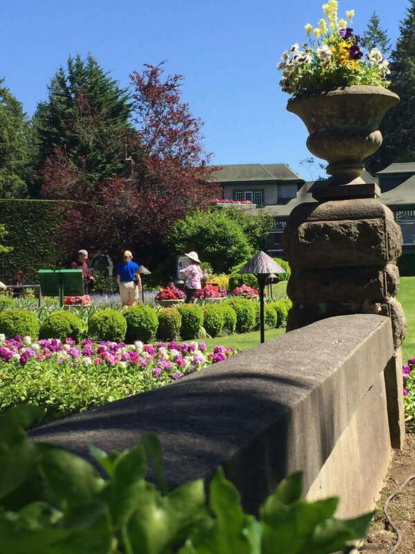 Victoria, BC: City Tour and Butchart Gardens Combo Tour - Scenic Drive Through Beacon Hill Park and Ocean Views