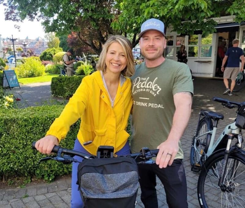 Victoria City Highlights Pedal Bike Tour - Hoods & Legends - Starting Point at The Pedaler on Belleville Street