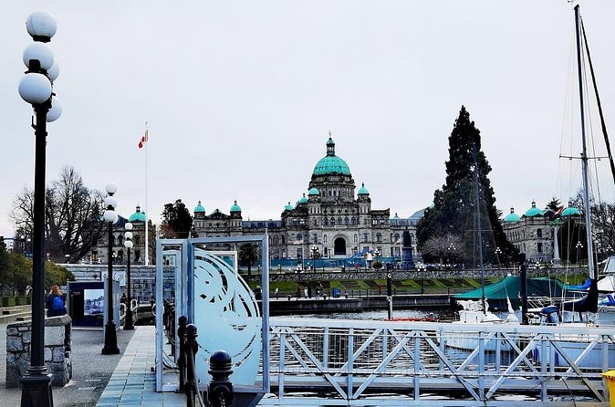 Victoria Day trip with Butchart Garden and Malahat Skywalk - Delving into Victoria’s Cultural Heritage: Chinatown and Fan Tan Alley