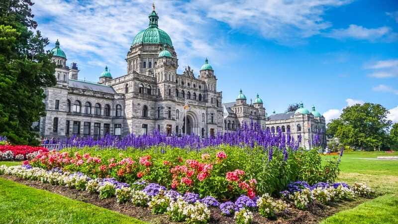 Victoria: Driving Tour w/ Malahat Skywalk & Butchart Gardens - Accessibility and Practical Details