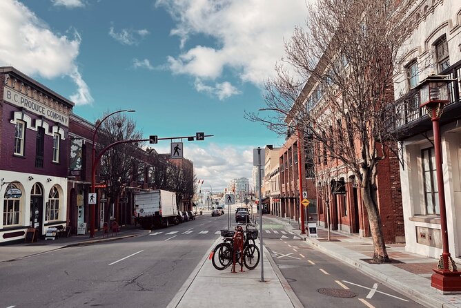 Victoria Scavenger Hunt and City Highlights Walking Tour - Why This Tour Is a Great Choice for First-Time Visitors