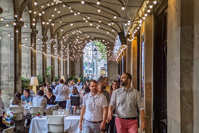 Vidavivida Wine Journey Food and Culture Tour in Barcelona - Cultural and Artistic Flavors in El Born